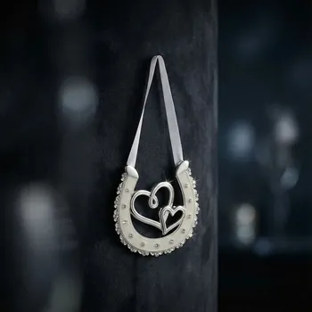 Kancelářský nábytek Závěsná podkova se srdci 10,5 cm