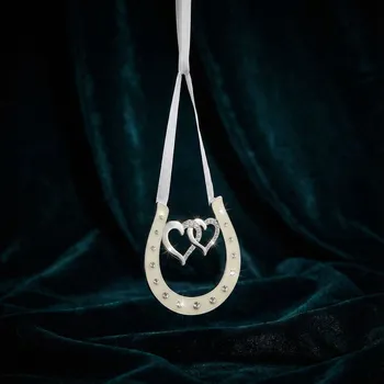 Kancelářský nábytek Dekorativní závěsná podkova se srdíčky a krystalky 10 × 0,5 × 10,5 cm