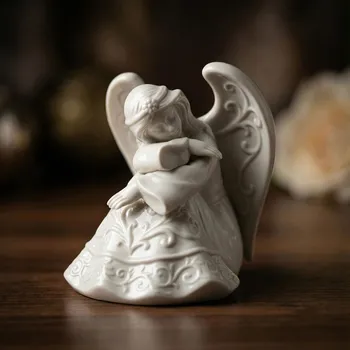 Figurka anděl 12,5 cm bílá