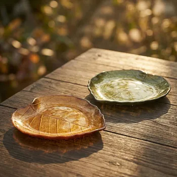 Skleněné etažéry ve tvaru listu EASY LIFE 18×16 cm zlatá a zelená 2 ks