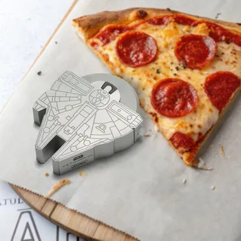 Kráječ na chleba Star Wars - kráječ pizzy Millennium Falcon