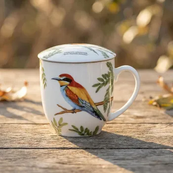 Hrnek s filtrem a víčkem MEROPS APIASTER 380 ml bílý