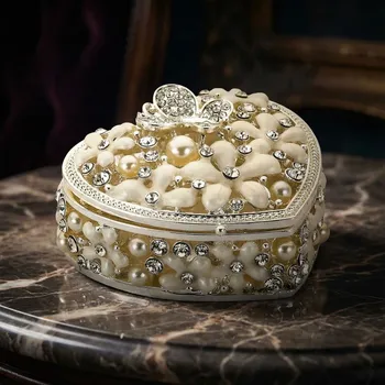 Šperkovnice Bohatě zdobená šperkovnice srdce 6 × 6 × 3 cm