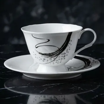 Sada šálků s podšálky bílé s černým vzorem 2 ks