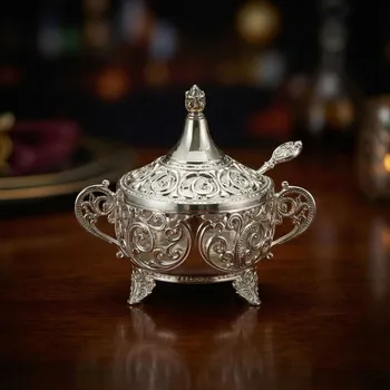 Cukřenka Zdobená cukřenka se víčkem a lžičkou