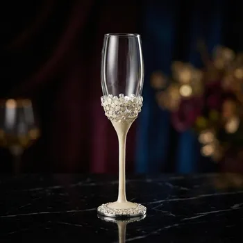 Sklenice Skleničky na šampaňské se zdobenou nožkou 25 cm bílé 2 ks