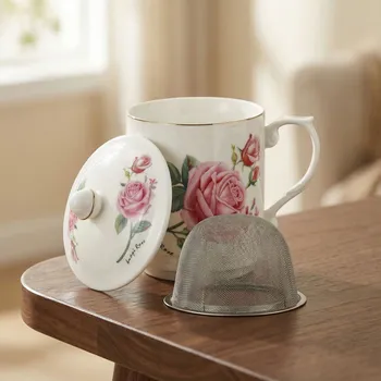 Hrnek s filtrem a víčkem LOVELY ROSE 450 ml s růžovými růžemi