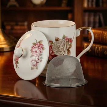 Hrnek s louhovačem a víčkem s květy 450 ml