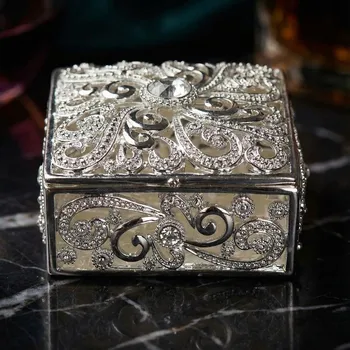 Šperkovnice Ozdobná šperkovnice s krystalky 7,5 × 7,5 × 4,5 cm