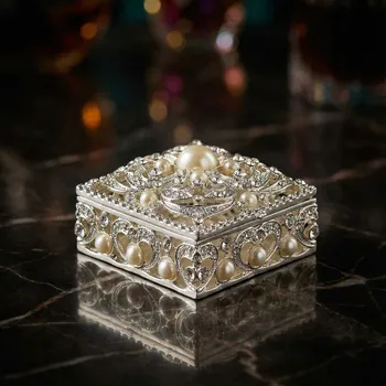 Šperkovnice Ozdobná šperkovnice 5,5 × 5,5 × 3,2 cm