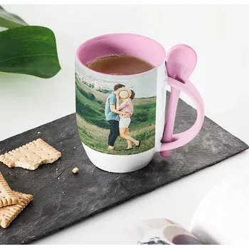 Sablio Růžový hrnek s vlastním potiskem a lžičkou: 300 ml