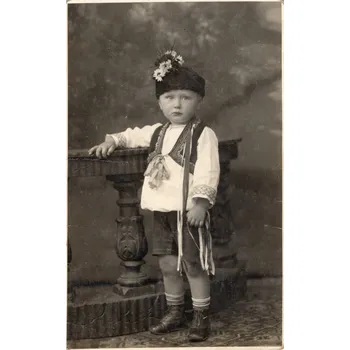 Stará Pohlednice Chlapeček v kroji 100/192 (Stará pohlednice)