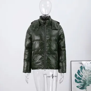 Luxusní dámská zimní prošívaná bunda v zelené, metalické barvě Velikost: L