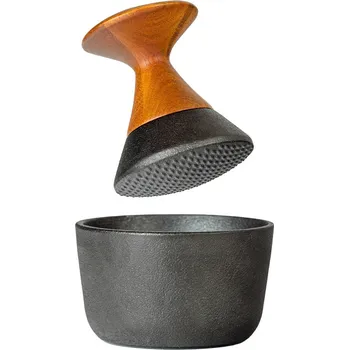 Hmoždíř Ruční litinový hmoždíř .pepper..mortar + pepřový starterpack (3× 20 g)