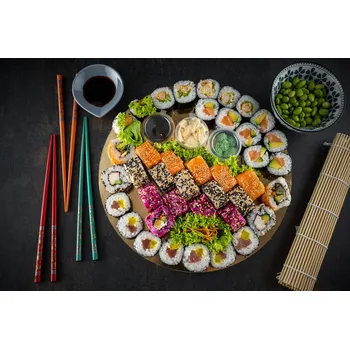 Tác sushi 40ks (chlazené, neposíláme) PLATBA POUZE PŘEDEM Den a čas vyzvednutí:: nejbližší středa v čase 10:30-16h