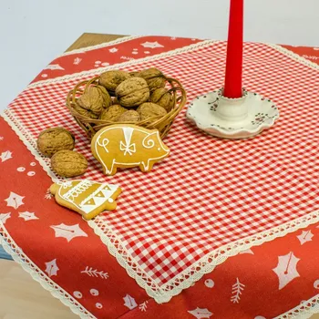 ubrus Vánoční napron - ubrus červený kanafas a žakár s krajkou Vzor kanafasu: Kostky 5x5mm, Napron rozměr: 65x65 cm