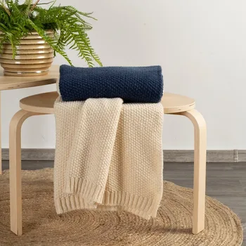 Dvoubarevná deka se širokým pruhem