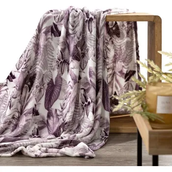 Deka DAVOS z měkké lehké fleecové látky zdobená potiskem exotických listů