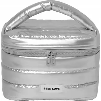 Kabelka Cestovní kosmetická taštička stříbrná – lesklá, prošívaná pro ženy