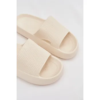 Dámské polobotky Dámské pantofle na platformě s výstřihem – ecru Ameira Velikost: 36/37