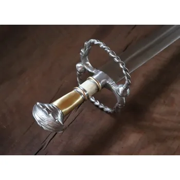 Replika zbraně Katzbalger se zvířecími hlavami