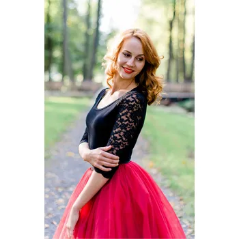 Pánské tričko MiaBella Černé triko s kulatým výstřihem a krajkovými rukávy Velikost: 40, Délka rukávu: 3/4 rukáv - příplatek + 100Kč