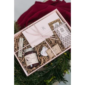 Dárkový potravinový koš Dárkový balíček Malinové okouzlení Hodnota poukazu: 1000