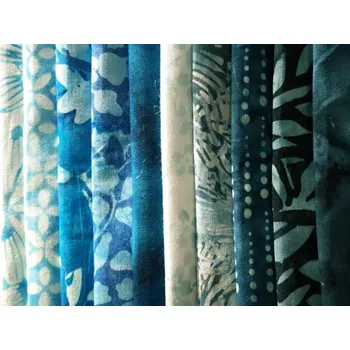 Hoffman balíček modrá bali batika bavlněná látka