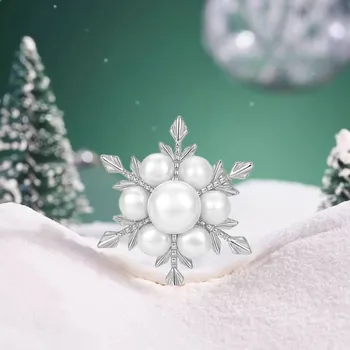 Brož Éternelle Luxusní brož Sněhová vločka - sladkovodní perly B7354-LXT1720(2) Stříbrná Bílá