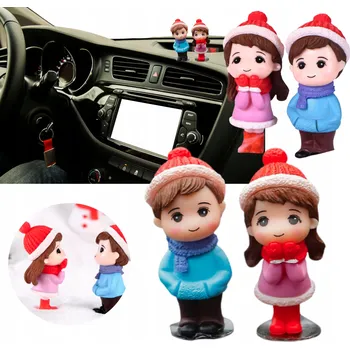 Obraz DEKORACE NA PALUBNÍ DESKU AUTA FIGURKY DÁREK VALENTÝN ZIMNÍ PÁR