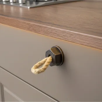 Paradox Úchytka knopka SPACCATA / Staročerná