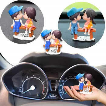 Obraz DEKORACE NA PALUBNÍ DESKU AUTA FIGURKY DÁREK VALENTÝN DÁREK