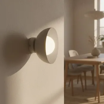 Lampička EMIBIG LIGHTING Nástěnné světlo Bibi K1, béžové, ocel/sklo, Ø 18 cm - Ø skleněná koule 10 cm; nástěnná přípojná skříňka – Ø 8 cm, výška 3 cm béžová, opálová 1 x 8 W LED - Doprava zdarma