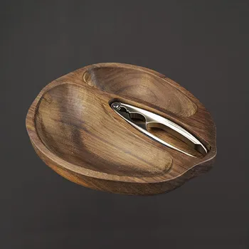 AMADEA Dřevěná miska ve tvaru ořechu s louskáčkem, masivní dřevo americký ořech, 23x28x4,5 cm