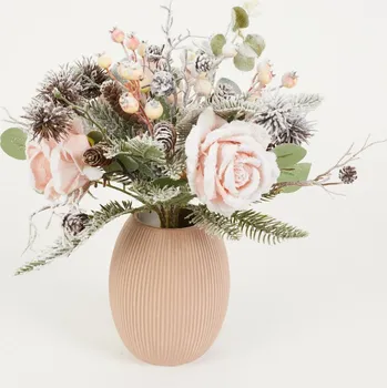 umělá květina Vánoční kytice, smíšená S RŮŽÍ PUDROVĚ RŮŽOVOU výška 38 cm, 7 stonků (3 květy 9x5 cm) posypaná sněhem