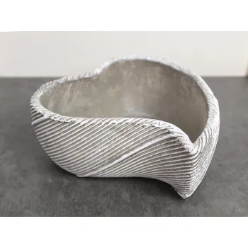 Obal na květináč Betonový obal SRDCE S PRUHY 20,5x18x7,5 cm ŠEDÝ
