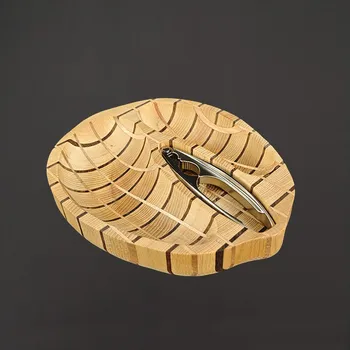 AMADEA Dřevěná miska mozaika ve tvaru ořechu s louskáčkem, masivní dřevo, 2 druhy dřevin, 28x23x4,5 cm