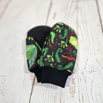 Rukavice Yháček Softshellové rukavice s merinem, chamíci a berušky na černé Velikost:: M