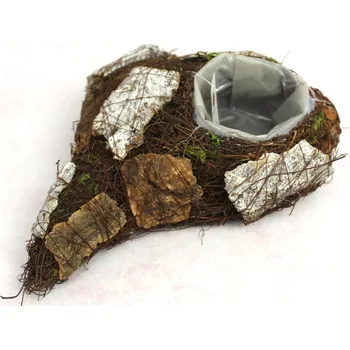 Kryt z větviček, mechu, kůry SRDCE 29x25x9 cm