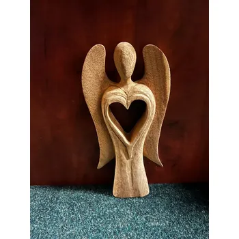 Anděl ze dřeva srdíčko (Soška anděla strážného)