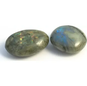 Labradorit hmatka - magie světla a ochrany