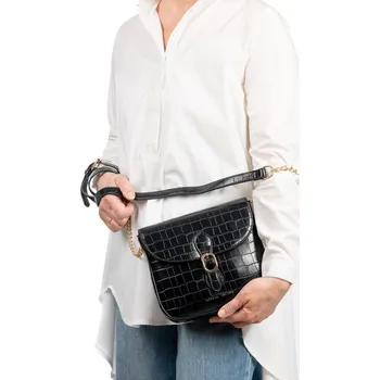 Kabelka Monnari kabelka přes rameno eko kůže černá