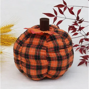 Halloweenská dekorace DÝNĚ látková 13x12 cm ORANŽOVO-ČERNÁ KOSTKA