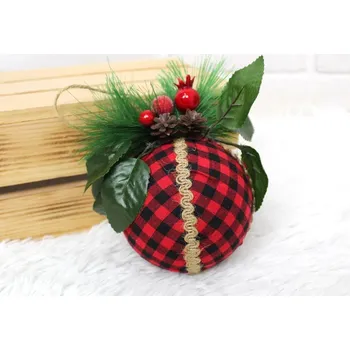 Vánoční ozdoba Ozdoba na vánoční stromeček KULIČKA s červenými kuličkami 10 cm ČERVENÁ ČERNÁ KOSTKA