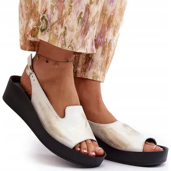 Dámské sandále DÁMSKÉ SANDÁLY NA SILNÉ PODRÁŽCE ZAZOO 2893 ZLATÉ S ODĚRKAMI VEL. 39