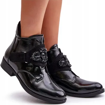 Dámská zimní obuv DÁMSKÉ KOTNÍKOVÉ BOTY LAKOVANÉ S PLOCHÝM PODPATKEM A OZDOBOU S.BARSKI HY42-021 ČERNÉ 37