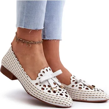 Dámské baleríny Dámské baleríny s děrovaným vzorem, plochý podpatek, s mašličkou, bílé, velikost 37