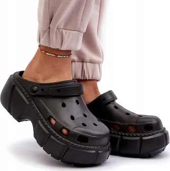 Dámské pantofle NAZOUVÁKY NA MASIVNÍ PODRÁŽCE DO BAZÉNU ČERNÉ 36