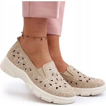 Dámské polobotky DÁMSKÉ BÉŽOVÉ PRODYŠNÉ POLOBOTKY S KVĚTINAMI, NA NÍZKÉM PODPATKU, VSUVNÉ - VELIKOST 40