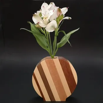 Váza AMADEA Dřevěná váza kulatá se šikmými pruhy, masivní dřevo čtyř druhů dřevin, výška 15 cm